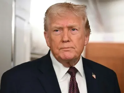 Imagens de Trump misturam mercado financeiro, expansão territorial e críticas a opositores