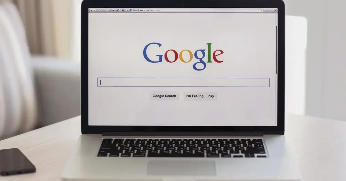 Cenp-Meios registra disputa apertada entre internet e televisão por anúncios