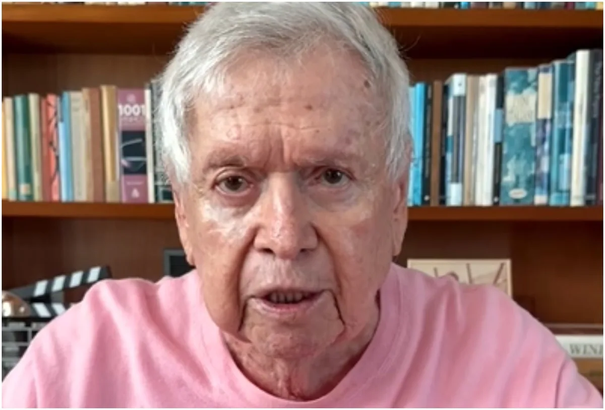 Boni lembra demissão de Dercy Gonçalves como a mais difícil na Globo