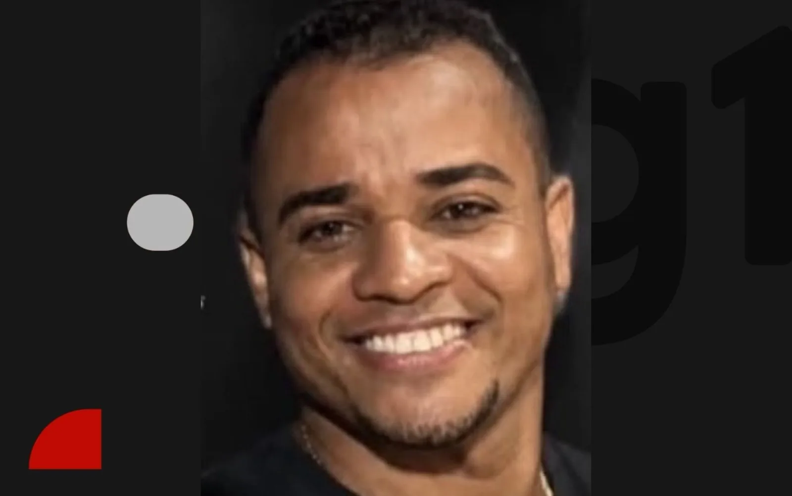 Pertences de motociclista morto na BR-324 são levados no local do acidente