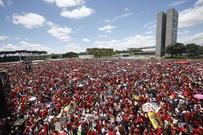 Jones Manoel critica comunicação da esquerda e defende agenda voltada ao futuro