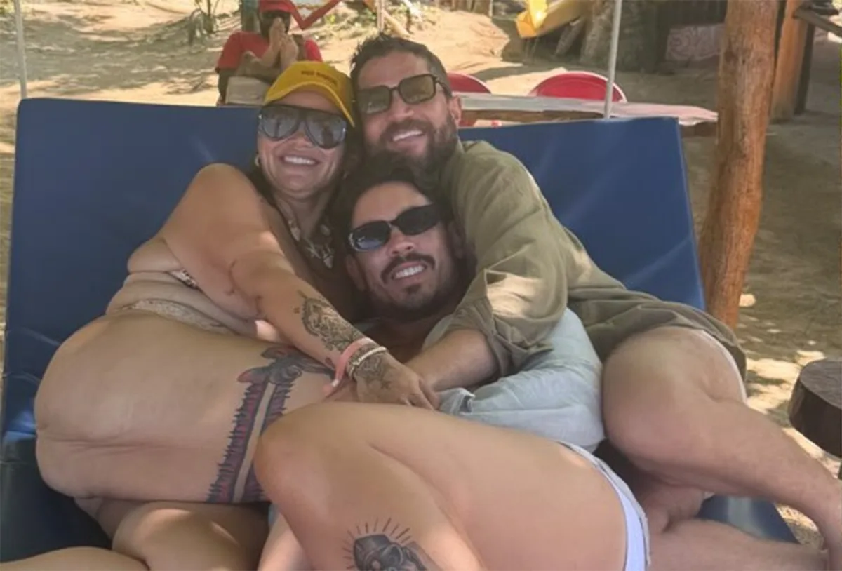 Thaís Carla compartilha viagem à Bahia com amigos após perda de peso
