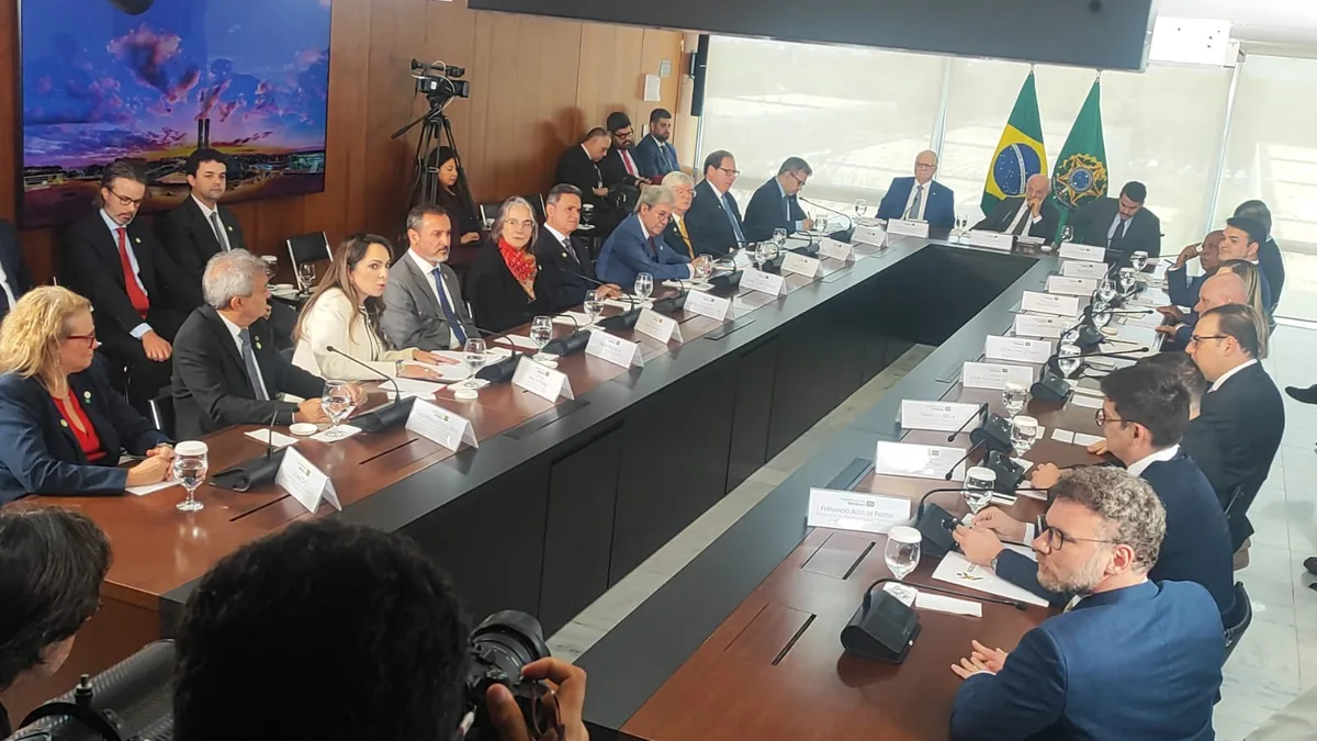Lula cobra transparência em investigações e anuncia debate sobre mudanças na Justiça