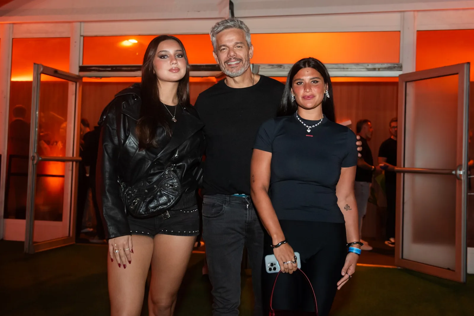 Otaviano Costa vai ao Rock in Rio com as filhas Giulia e Olívia