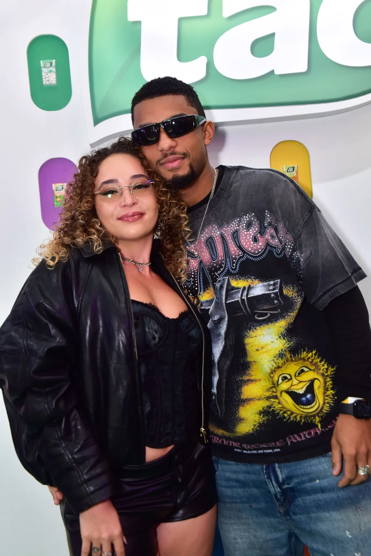Juan Paiva aparece com Luana Souza no Rock in Rio