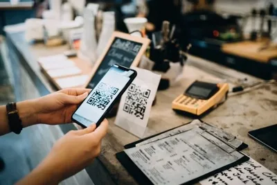 Fraude no checkout redireciona pagamentos via Pix de 90 lojas para criminosos