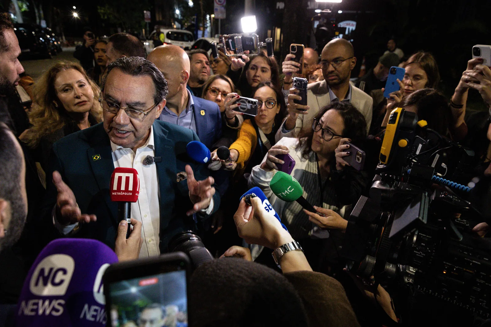 Augusto Cury não declarou três empresas mantidas na Flórida
