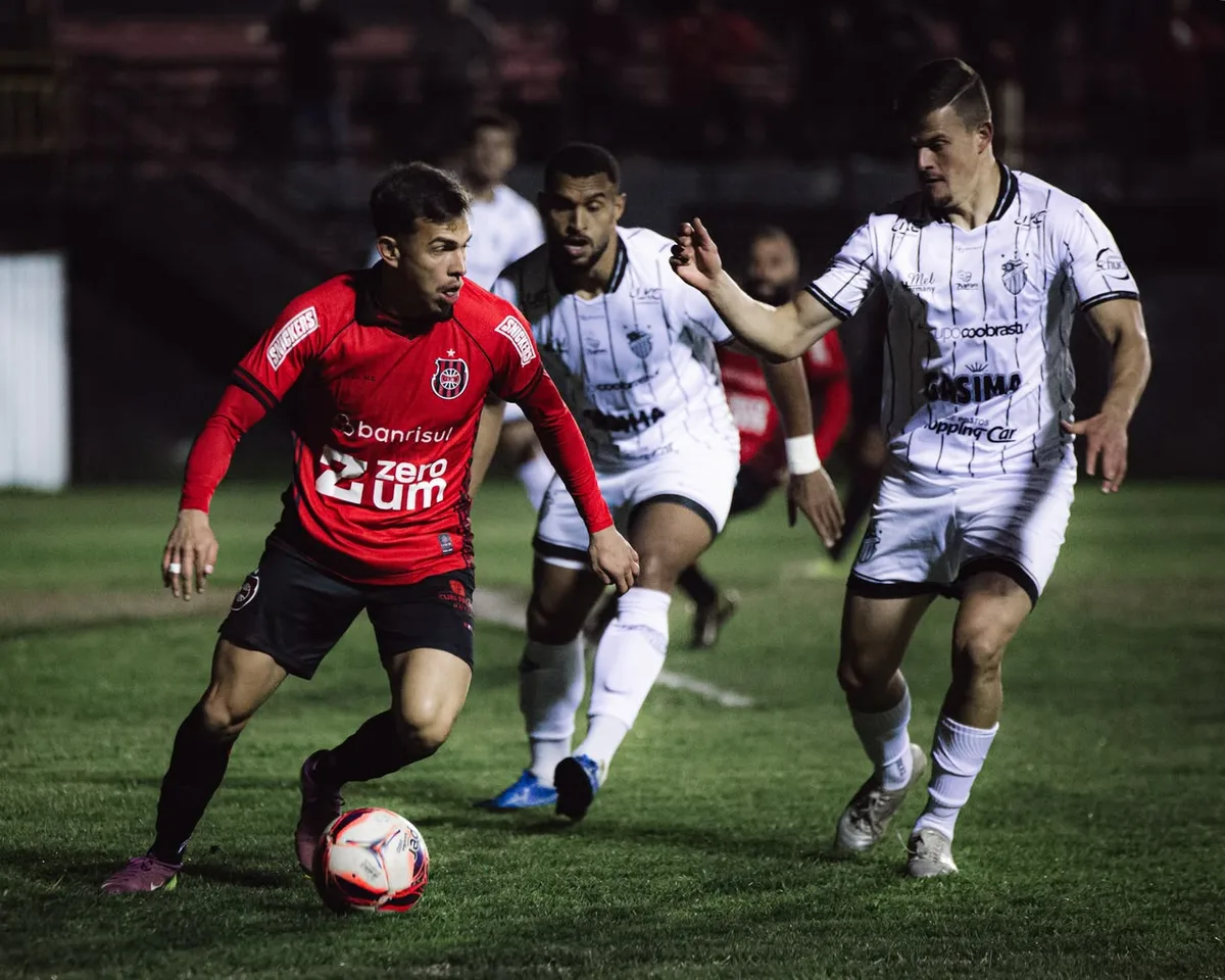 Brasil de Pelotas vence Santa Cruz por 2 a 0 pela Série A2 gaúcha