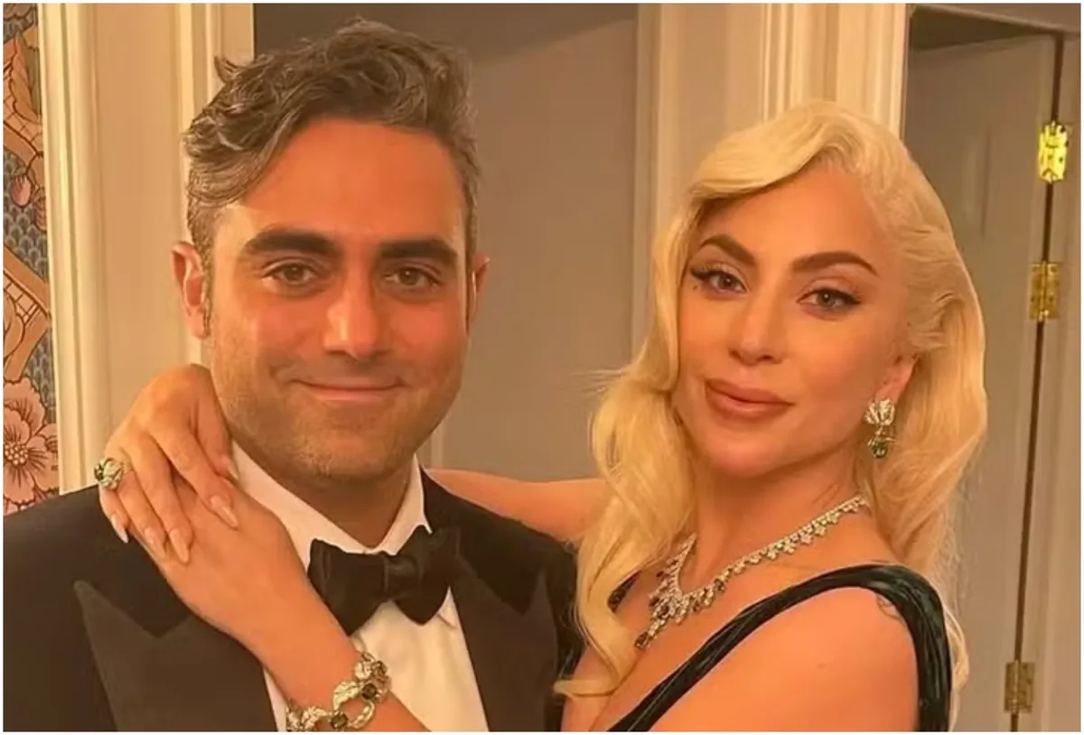 Lady Gaga é fotografada com bebê durante passeio na Califórnia