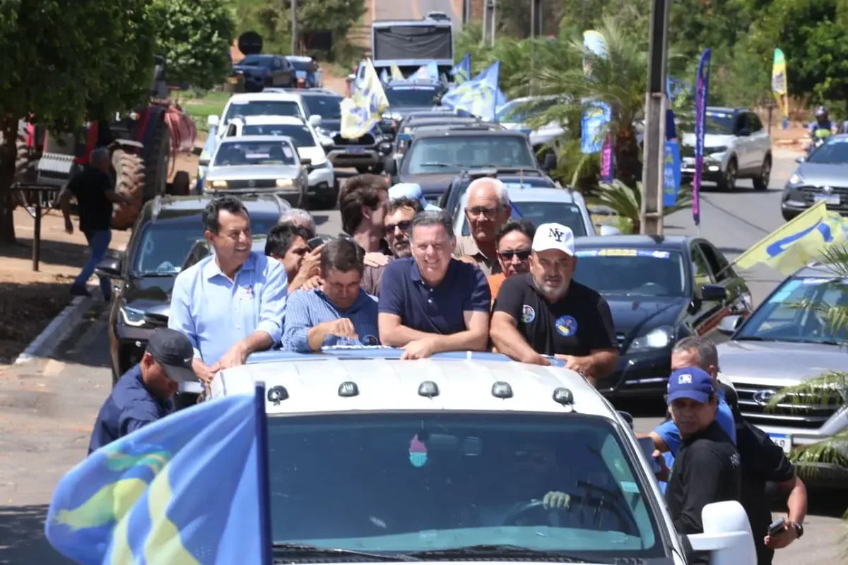 Marconi apresenta propostas para municípios durante giro de campanha em Goiás