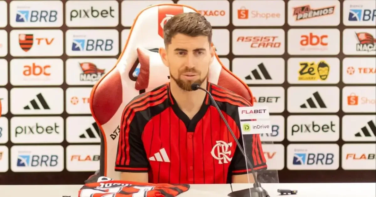 Jorginho descarta saída do Flamengo apesar de sondagens europeias