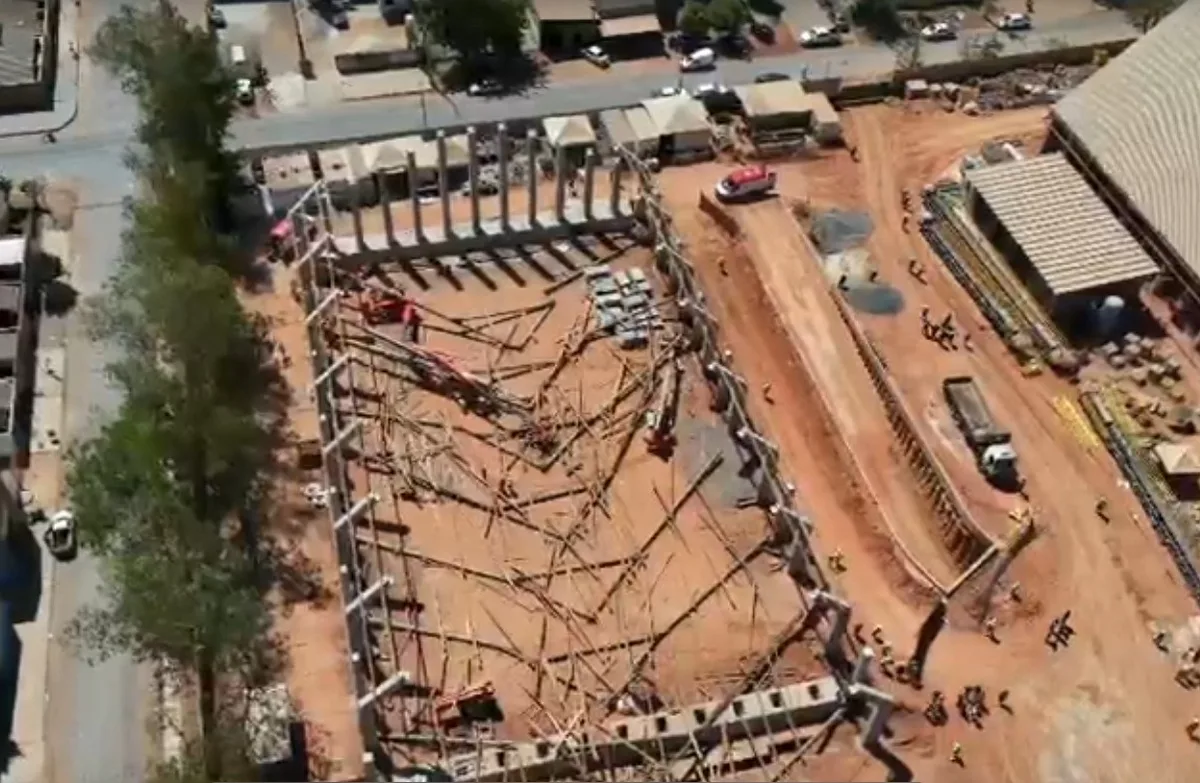 Desabamento em galpão deixa quatro mortos e dois feridos na Bahia