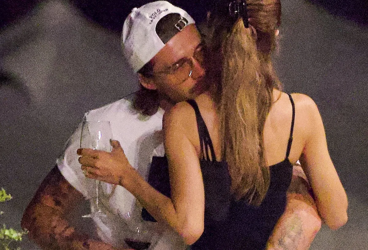 Brooklyn Beckham aparece com Nicola Peltz durante Festival de Veneza