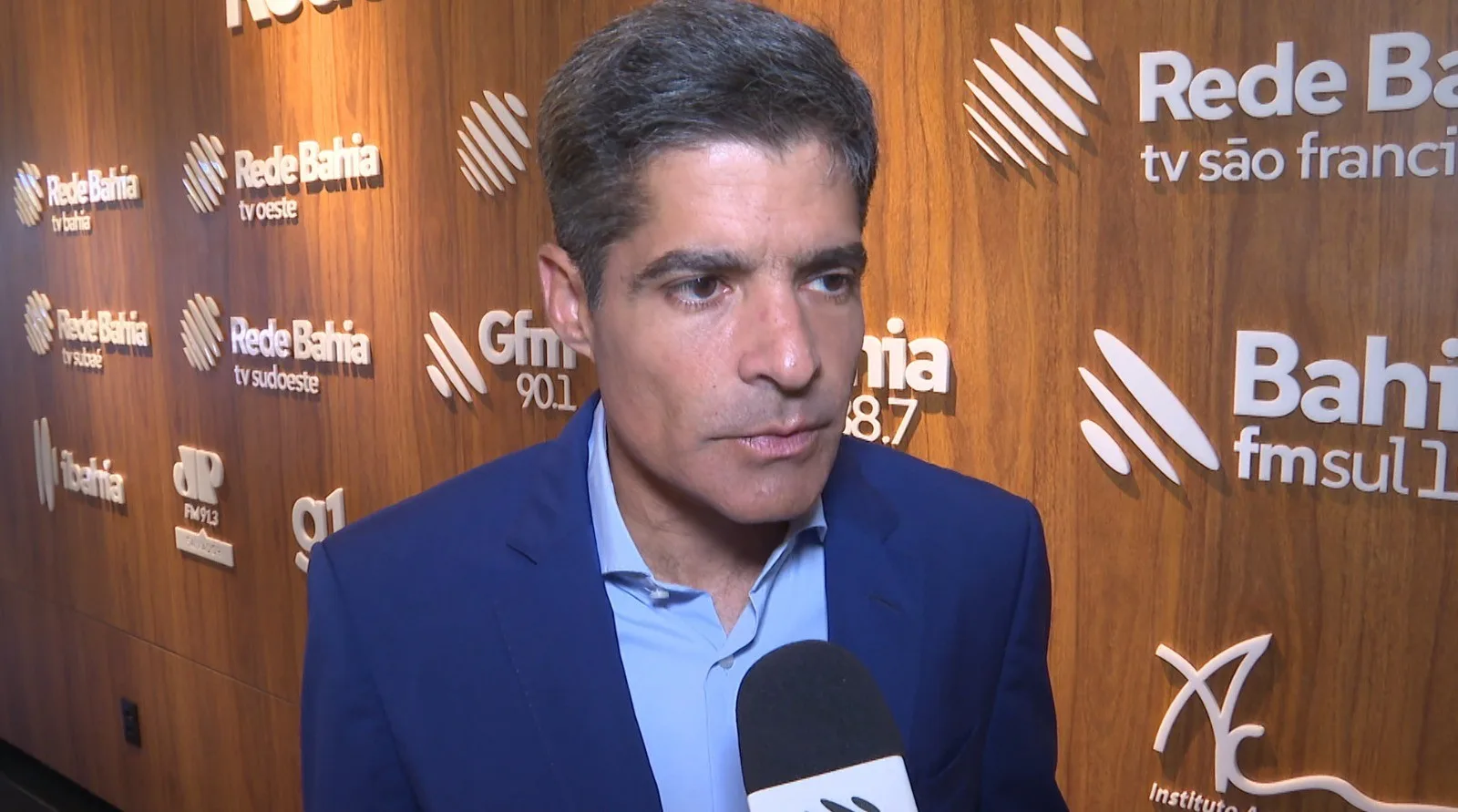 ACM Neto propõe coordenação direta das polícias e metas para segurança