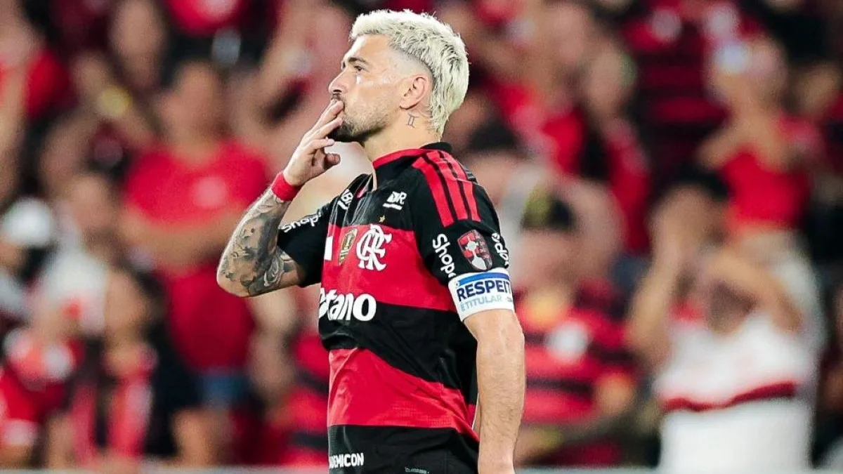 Novo papel de Arrascaeta amplia criação e mantém peso em decisões do Flamengo