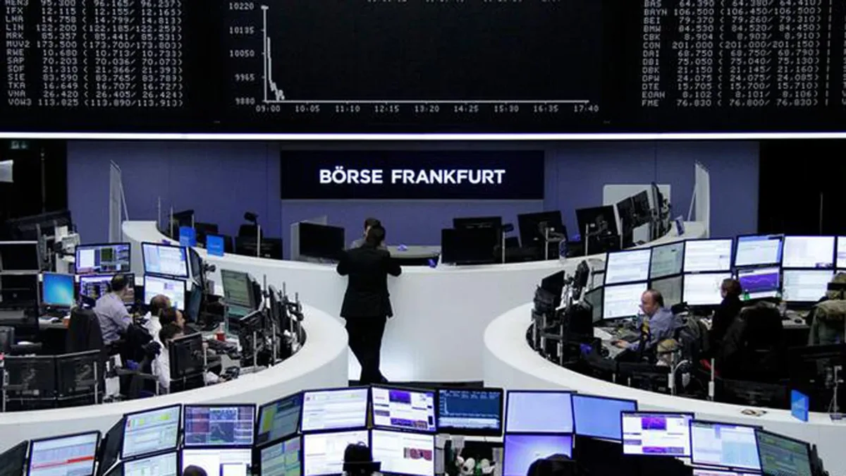 Bolsas europeias têm desempenho misto com petróleo em alta e feriado nos EUA