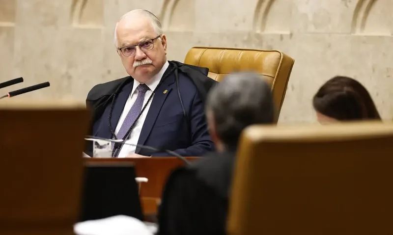 Fachin mantém sessão sobre Moraes e agenda análise de pedido contra Mendonça