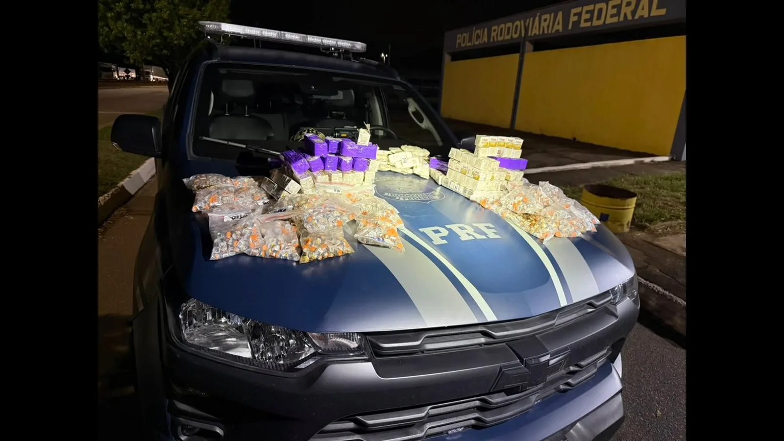 PRF encontra 2.828 frascos de tirzepatida escondidos em carro em Betim
