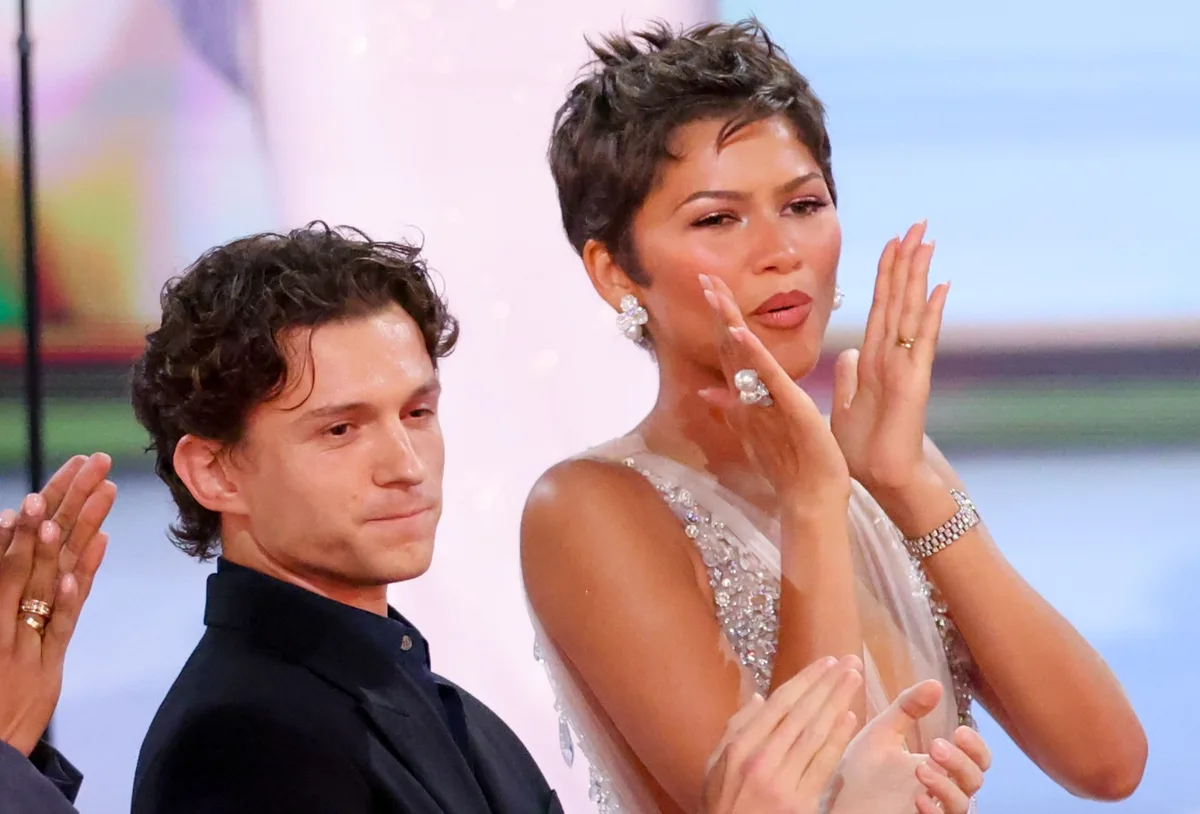 Zendaya aposta em corte pixie e disputa terceiro Emmy por Euphoria