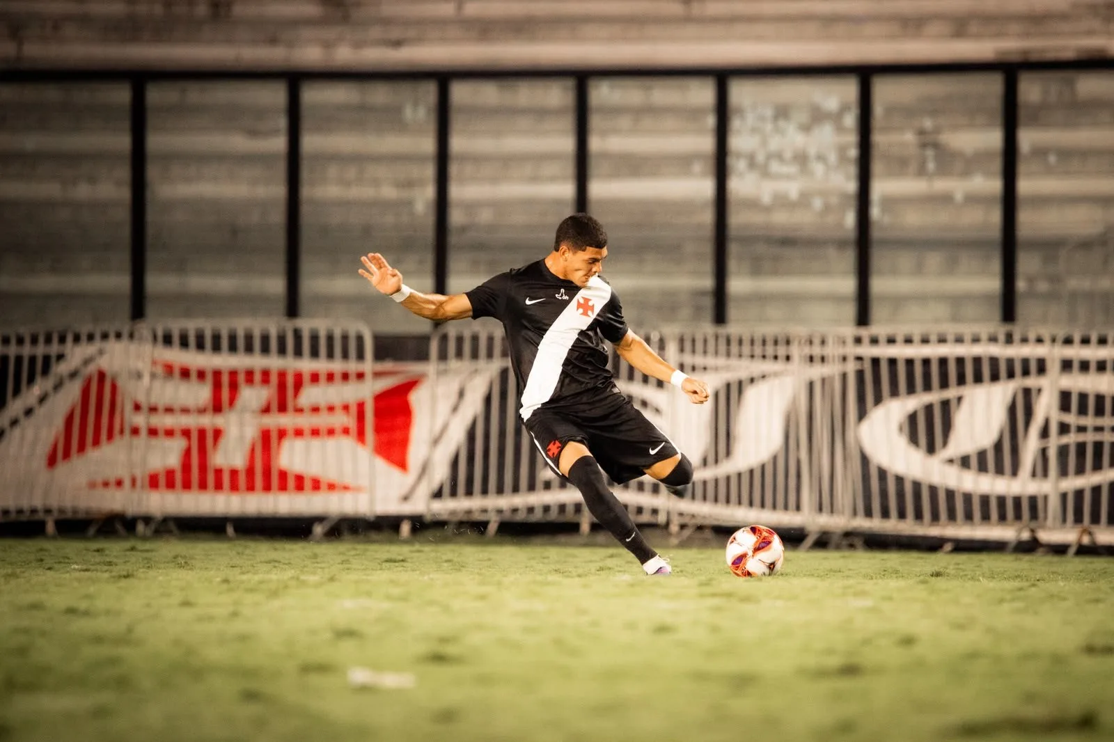 Vasco aposta em defesa sólida e reação das semifinais na decisão do sub-20