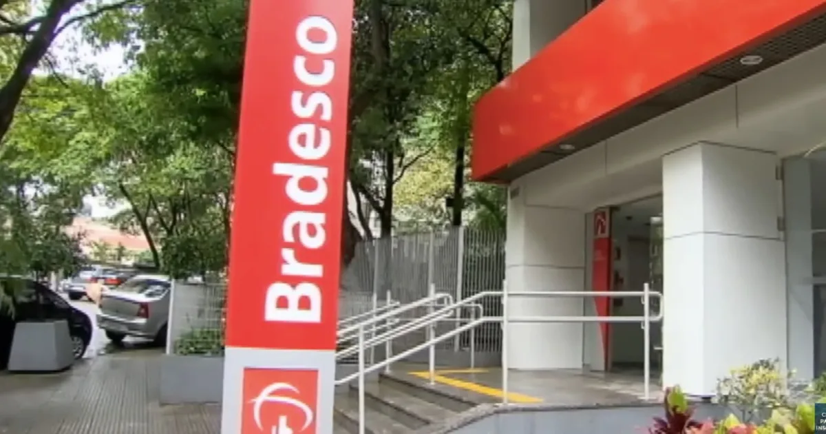 Bradesco orienta clientes sobre saque retido em caixas eletrônicos