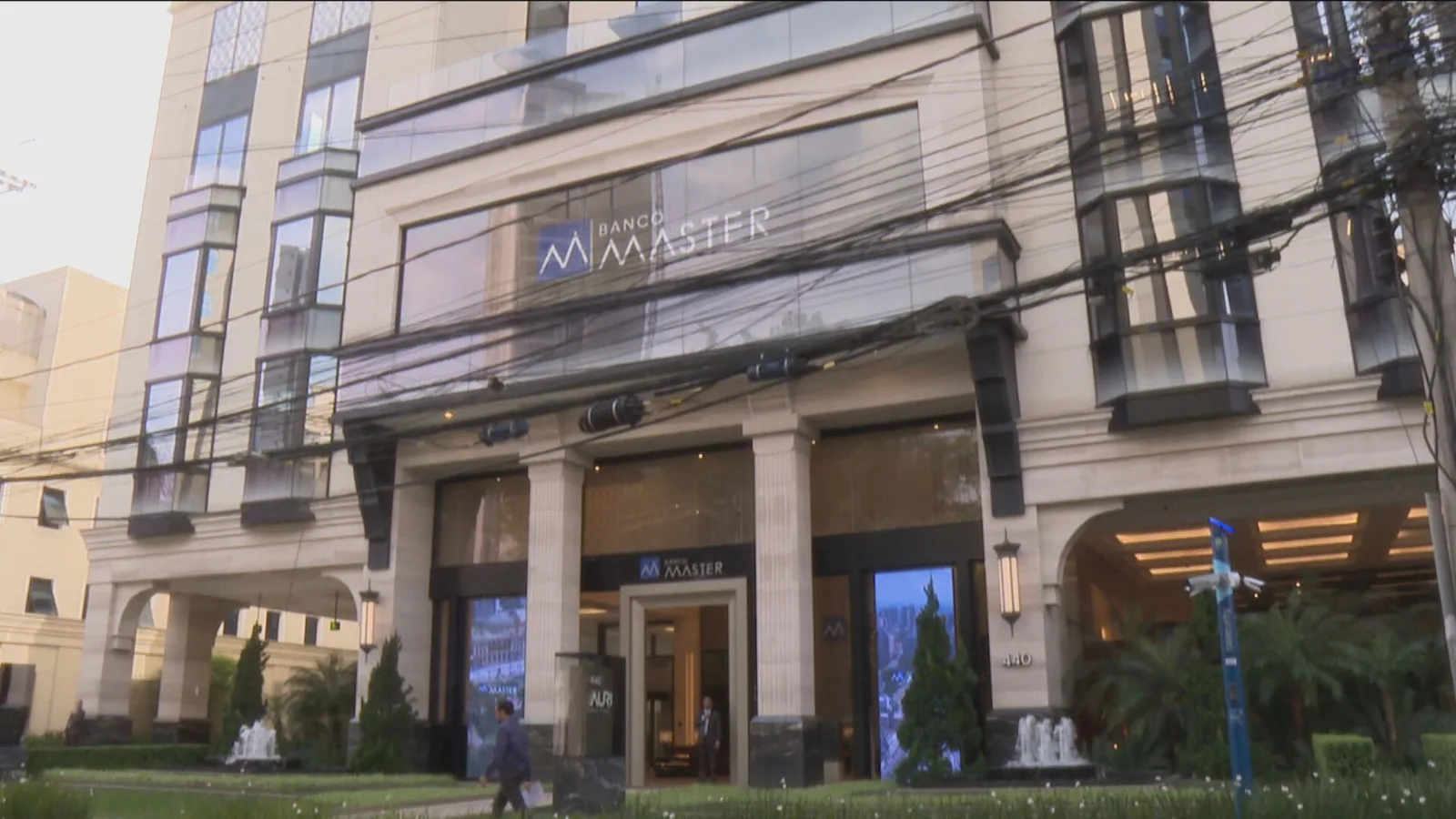 Justiça suspende temporariamente dívidas de aposentada com quatro bancos em Minas Gerais