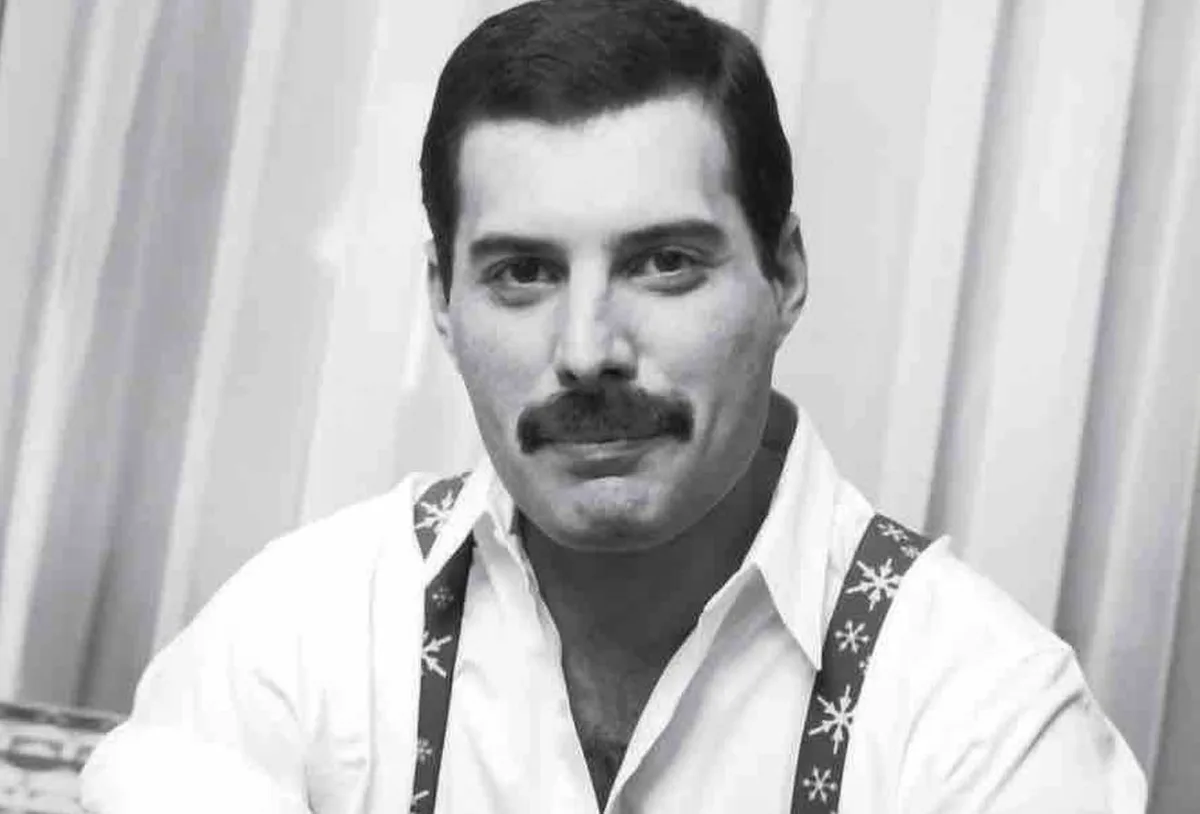 Biógrafa de Freddie Mercury anuncia álbum com fotos da suposta filha do cantor