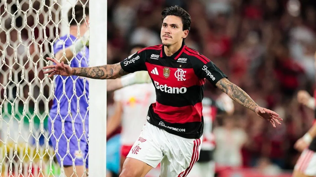 Flamengo vence o Bragantino e abre três pontos na liderança do Brasileirão
