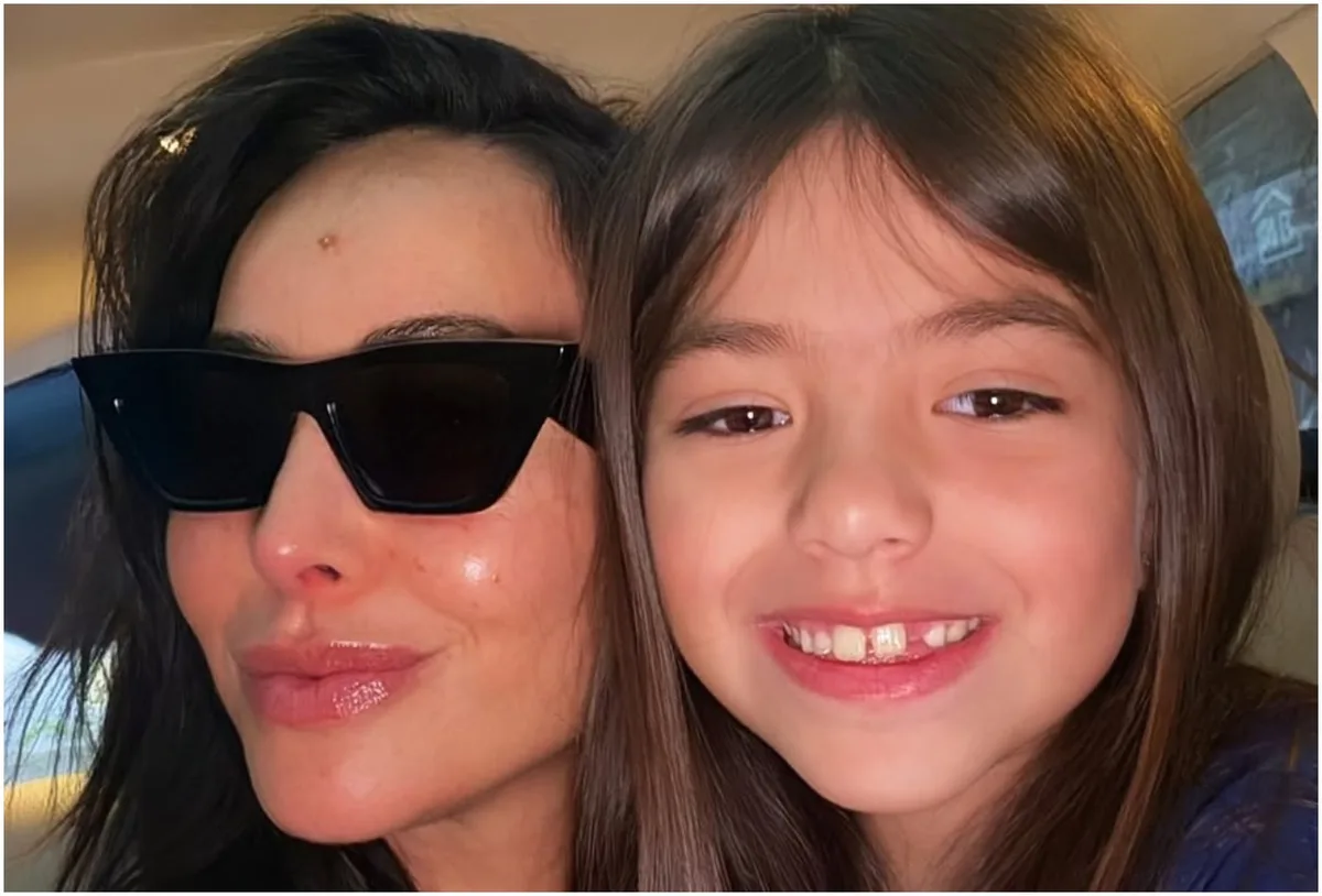 Sabrina Sato relata preocupação com primeira viagem de Zoe sem os pais