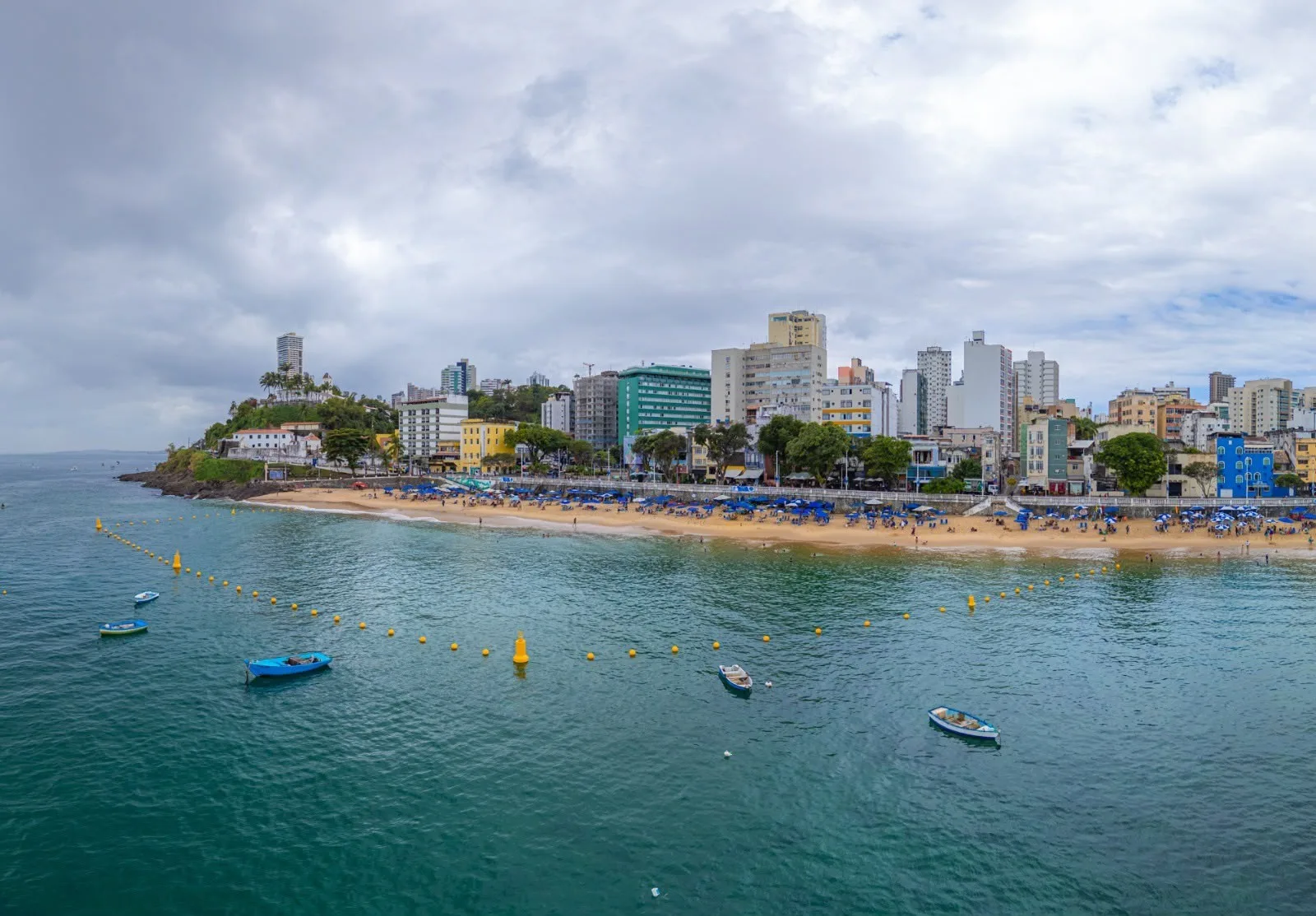 Homem é detido em Salvador por suspeita de estupro contra irmã de turista holandesa