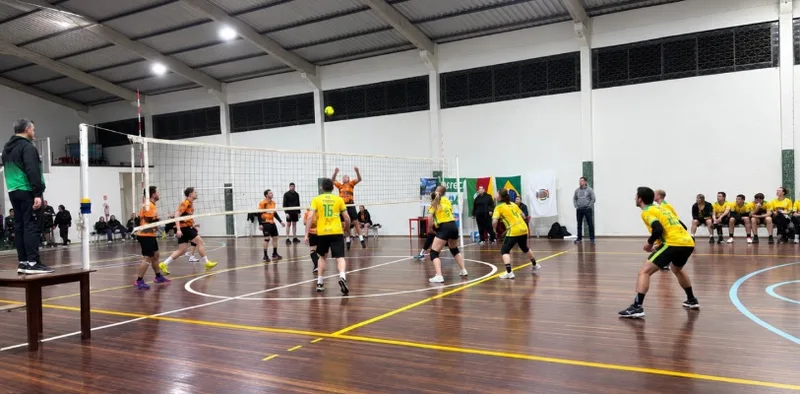 Três equipes vencem na segunda rodada da Copa Unisc de vôlei misto