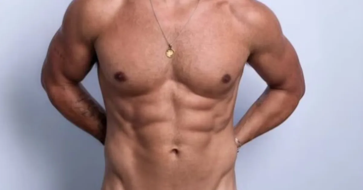 Biel Azevedo retoma trabalhos na Record e investe em carreira de modelo
