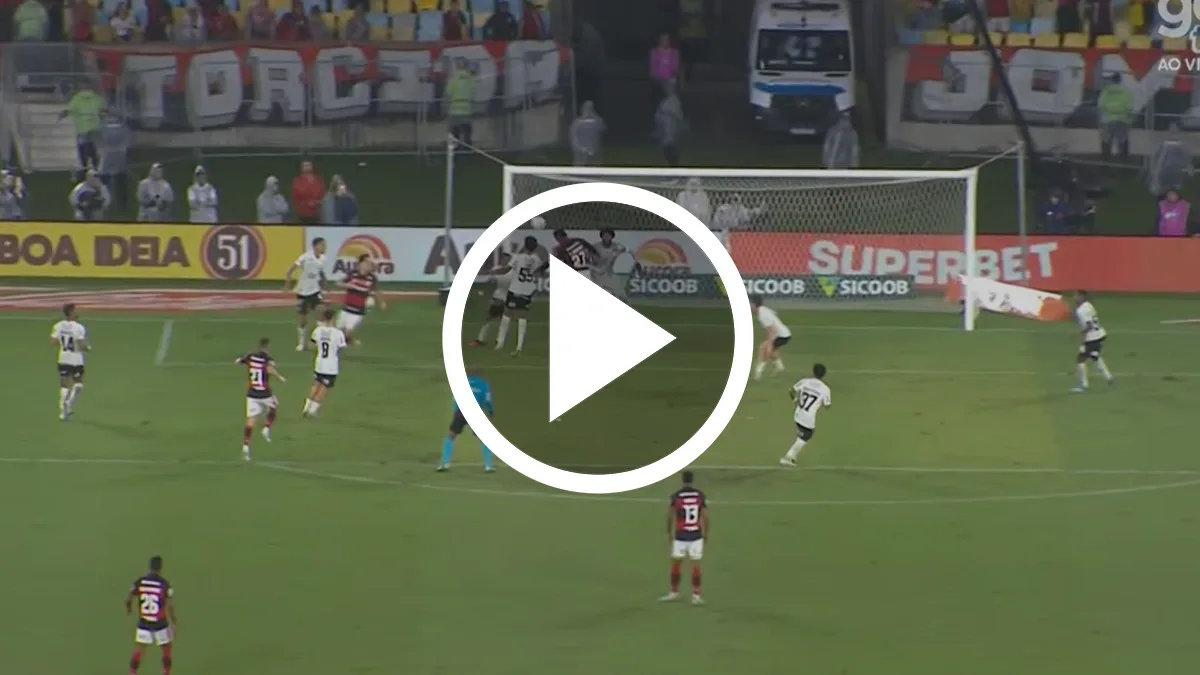 Bruno Henrique marca no fim, e Flamengo supera Corinthians no Brasileirão