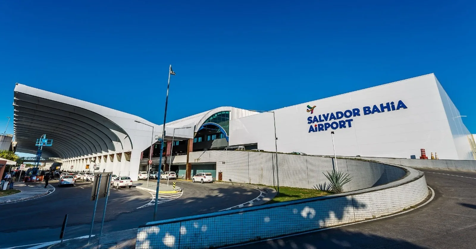 Aeroporto de Salvador reajusta tarifas de embarque em 5%