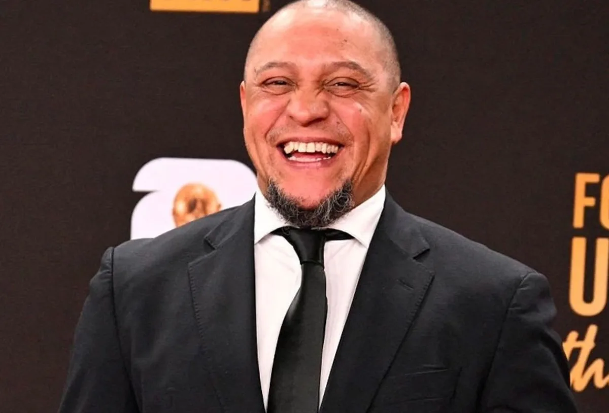 Roberto Carlos diz ter perdido 99% da fortuna e alerta jovens