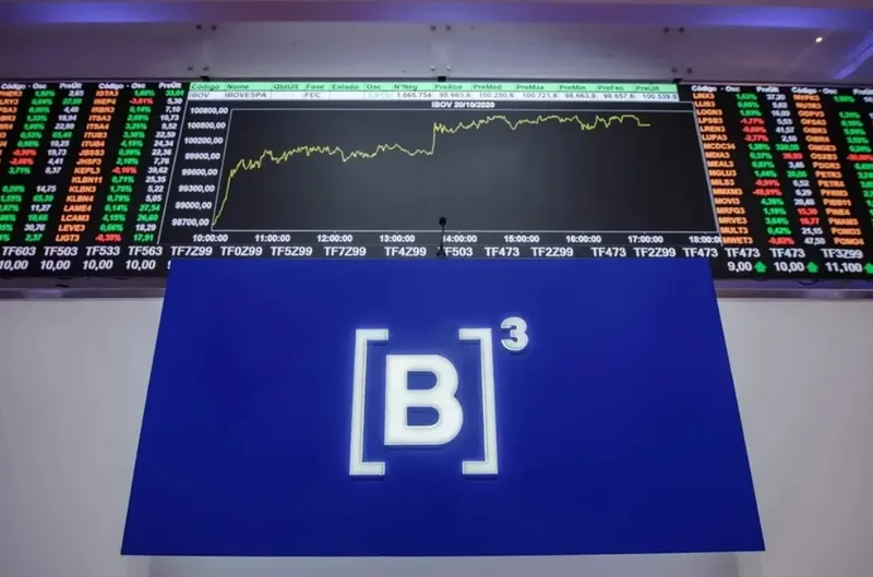 Ibovespa cai com baixa de ações de petróleo e siderurgia nesta sexta