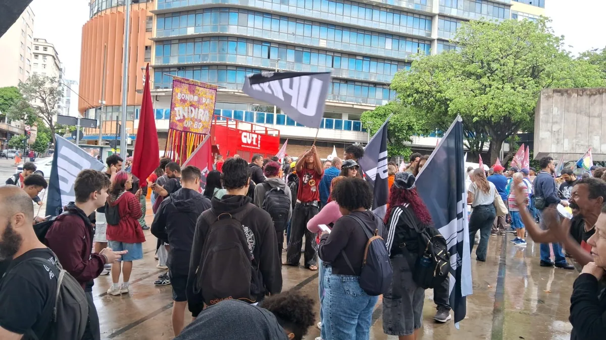 Independência reúne desfile e manifestações em Belo Horizonte