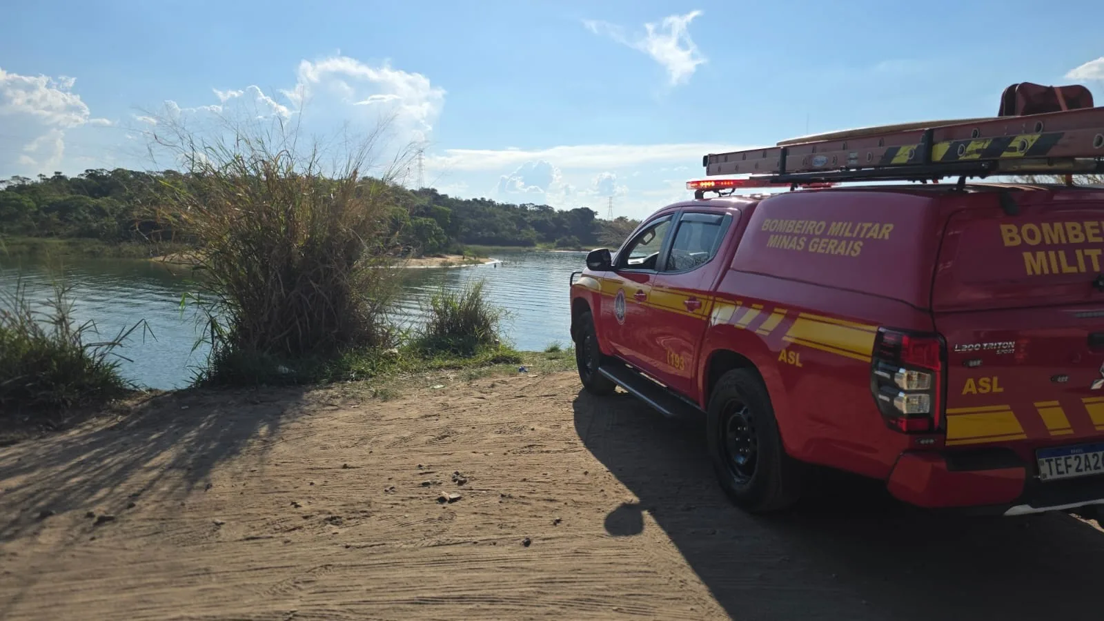 Bombeiros e Samu reanimam meninas após acidente na Lagoa Várzea das Flores