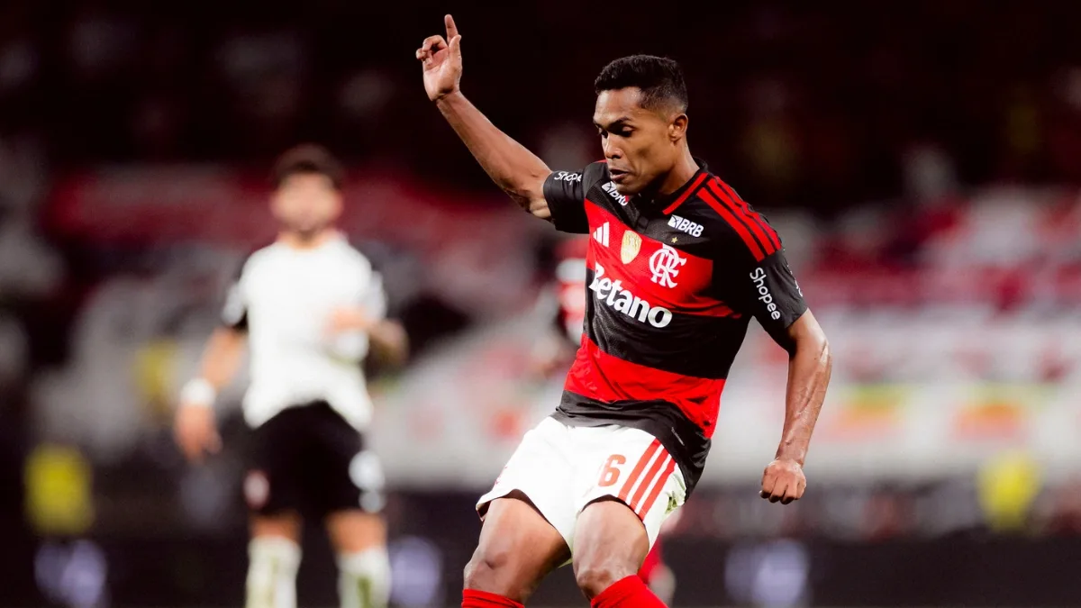 Vitão e De La Cruz voltam, enquanto Flamengo terá baixas em Quito