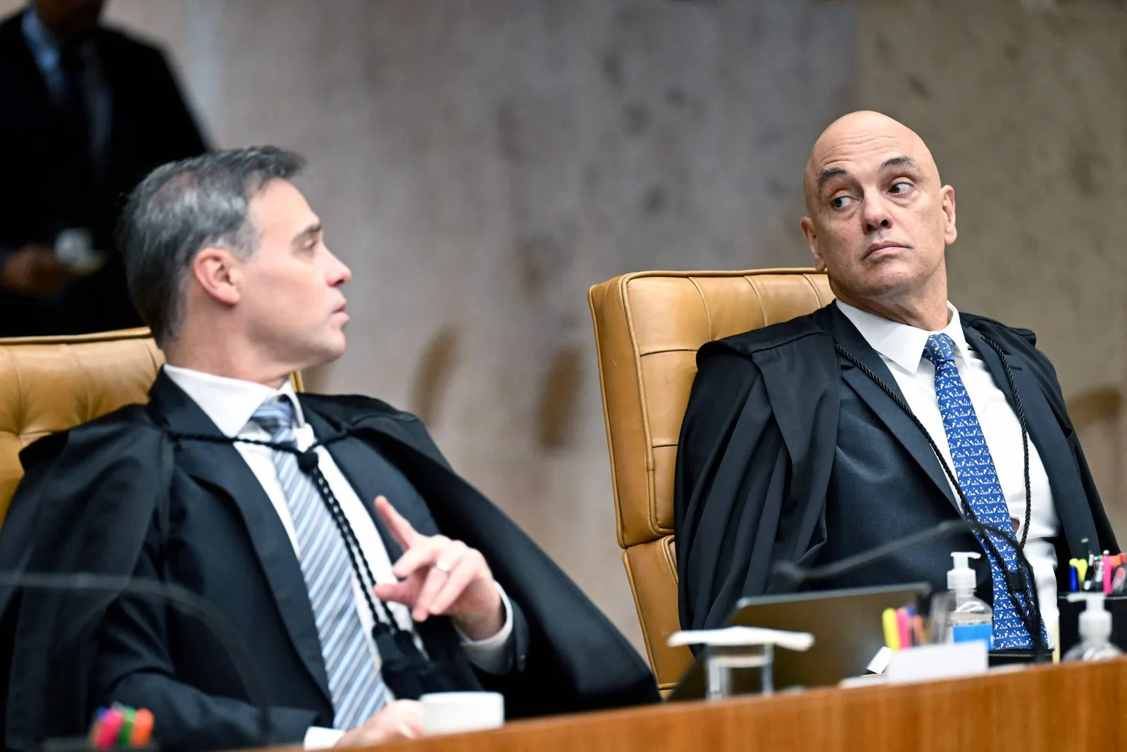 Relações com ex-banqueiro ampliam debate sobre controle no STF