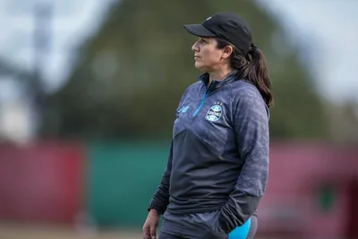 Jéssica de Lima é convocada para comissão da Seleção feminina