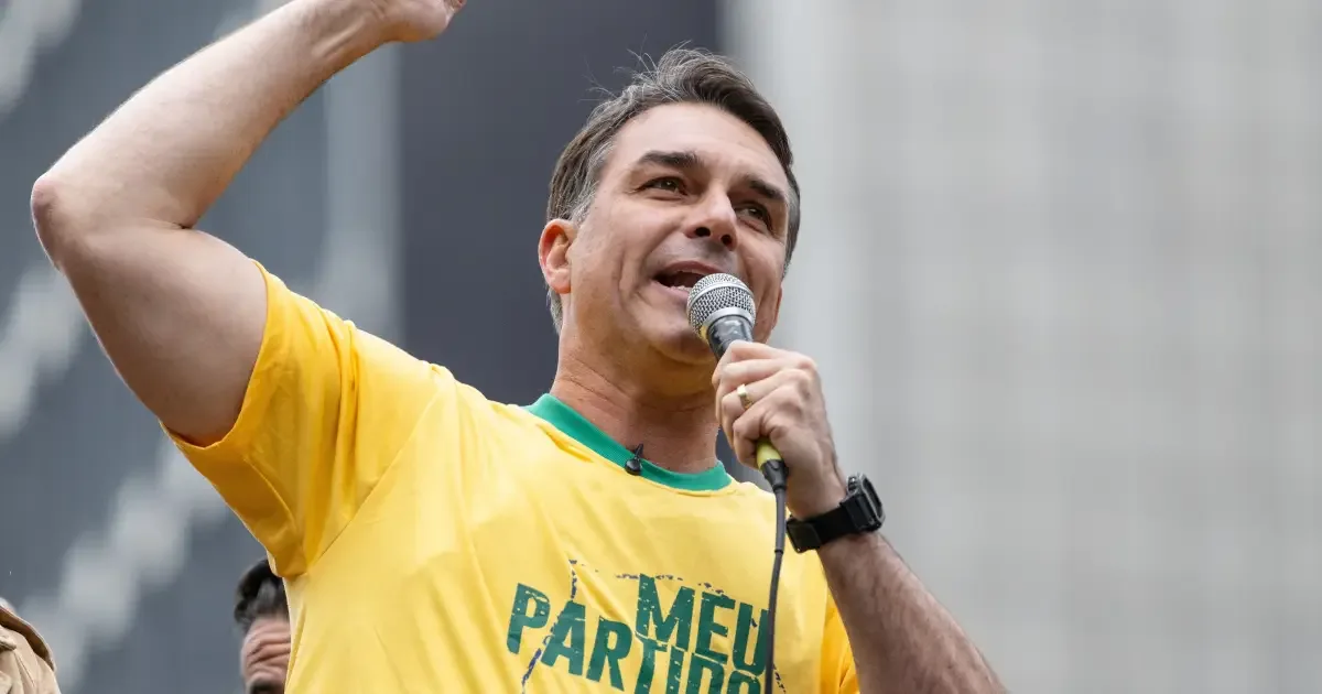 Mercado de apostas coloca Flávio Bolsonaro à frente de Lula na eleição