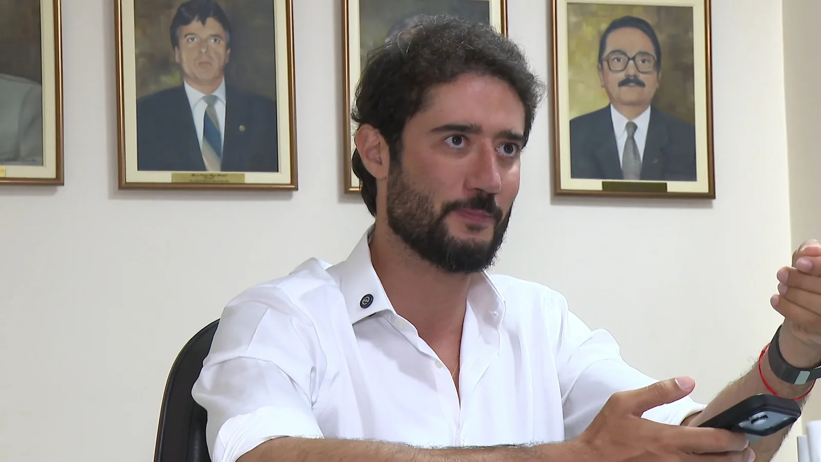Em agenda de campanha, Gabriel Azevedo defende apoio a quem emprega em Minas