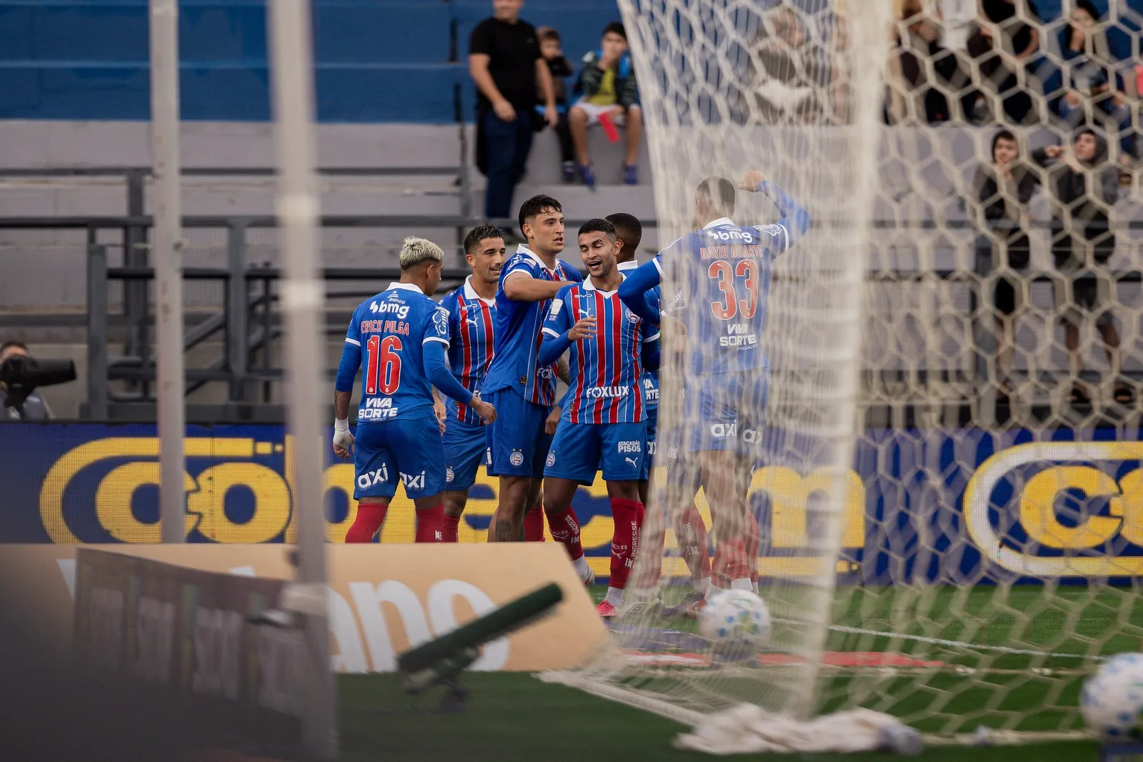 Bahia vence o Bragantino e amplia sequência de viradas no Brasileiro