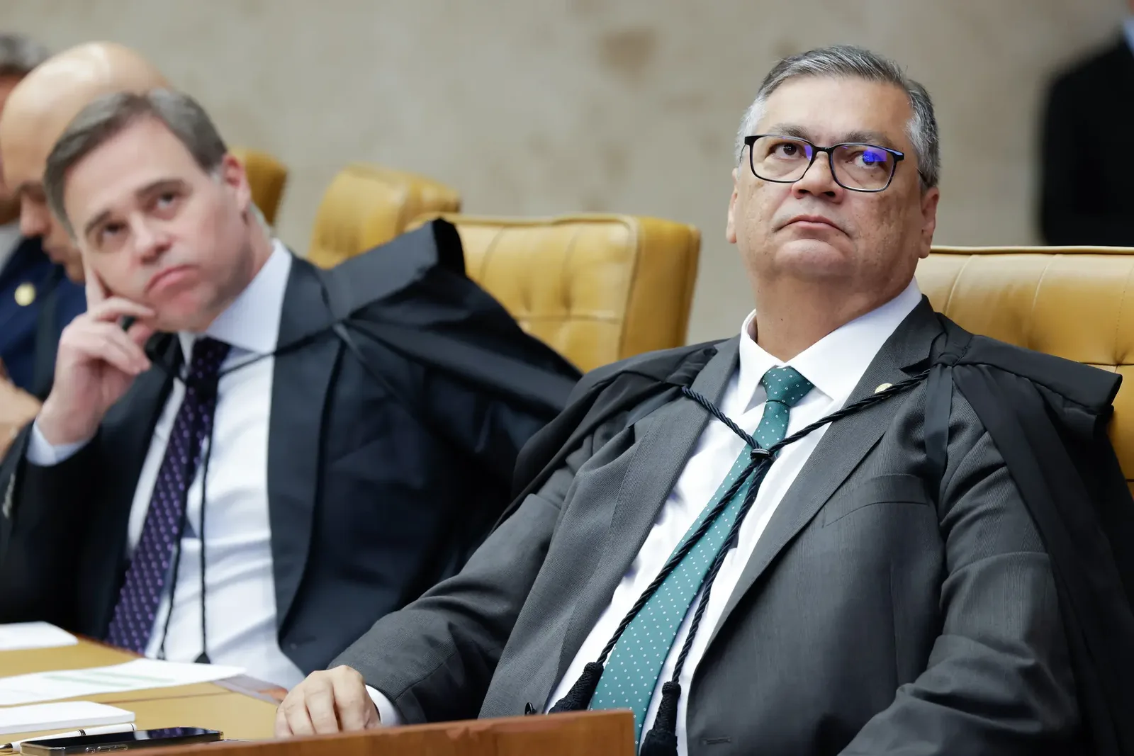 PL vê crise no STF como oportunidade para desgastar Lula e apoiar Flávio Bolsonaro
