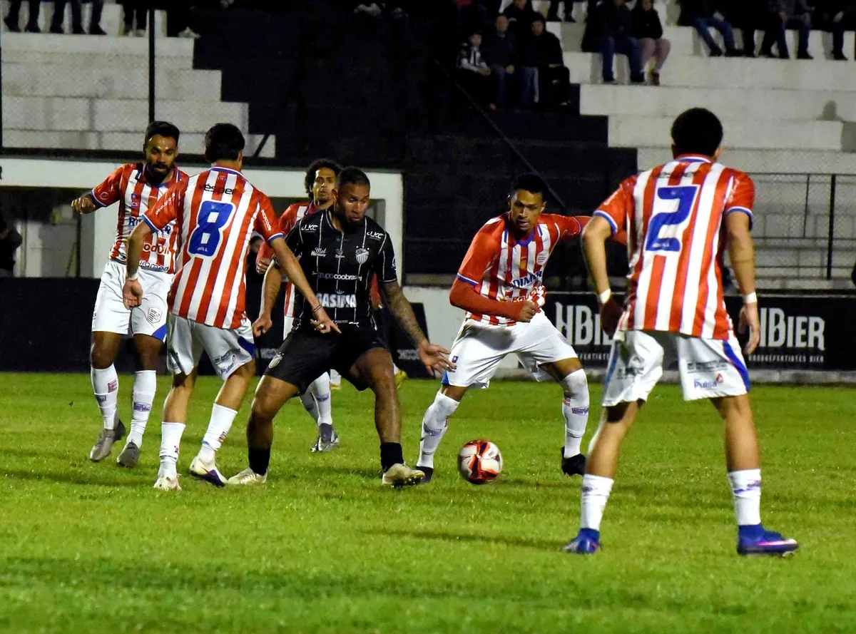 Santa Cruz empata com a Apafut e deixa vaga aberta na Série A2