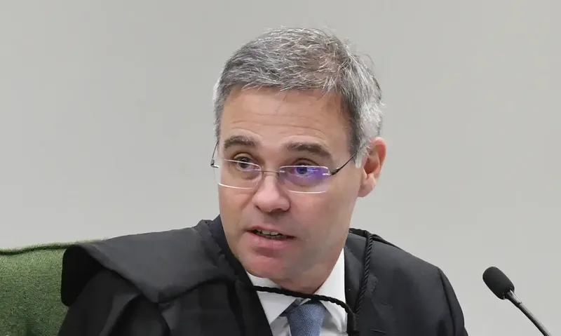 Relatório da PF compara tratamento dado a ACM Neto e Lulinha em avaliações de Mendonça