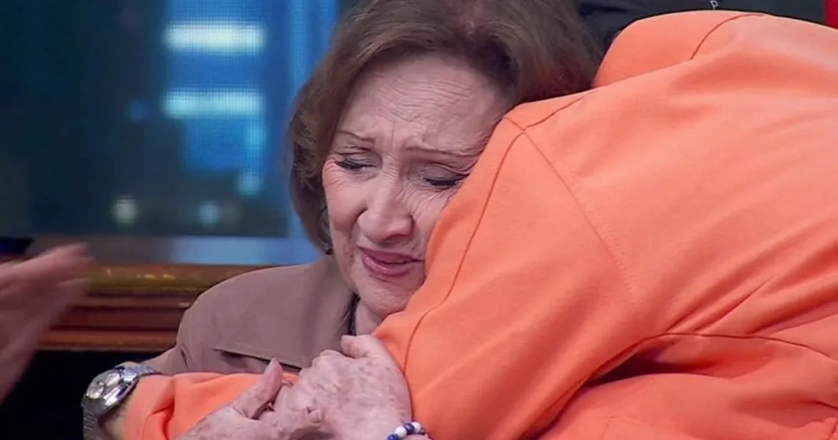 Dona Déa se emociona ao lembrar Paulo Gustavo no Domingão