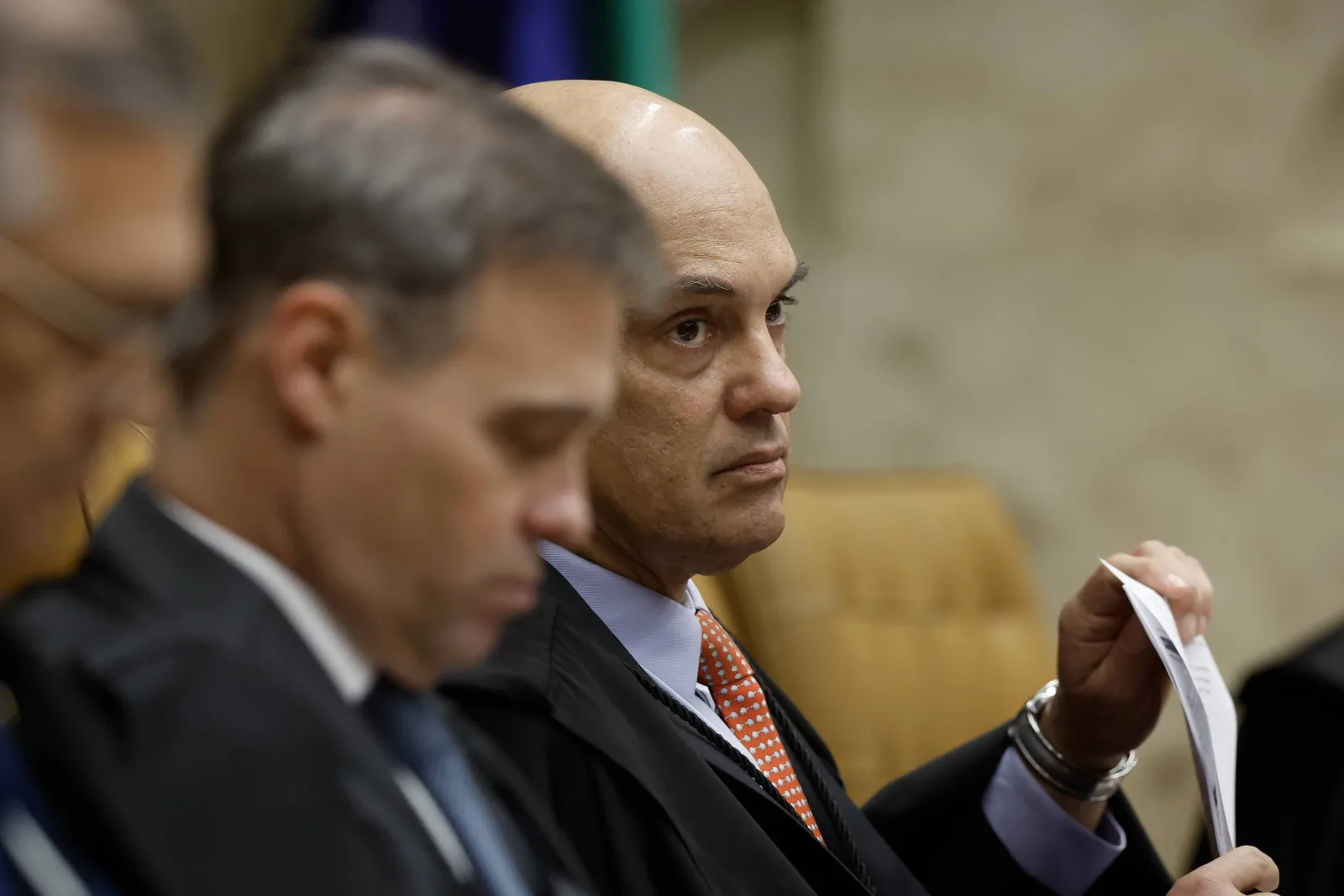 Ministros veem tentativa de Moraes de ampliar crise interna no STF