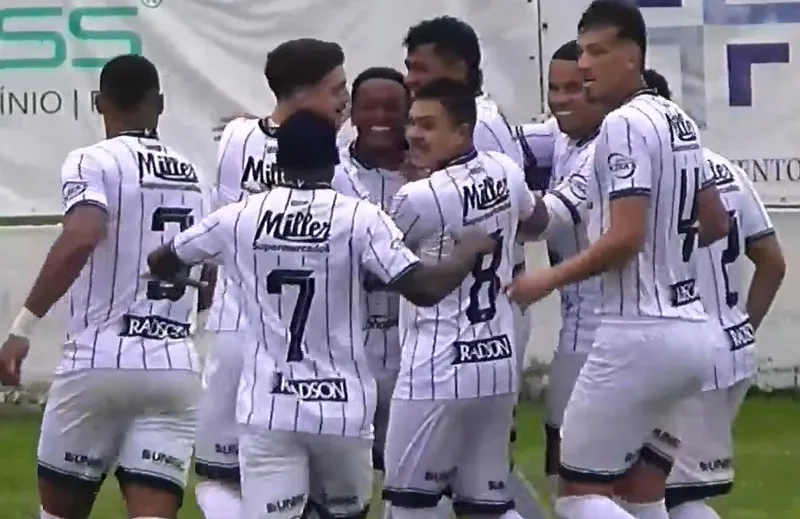 Santa Cruz empata com Guarani-VA e mira vitória contra a Apafut